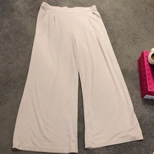 BCBG maxAzria wide leg pant- taupe
